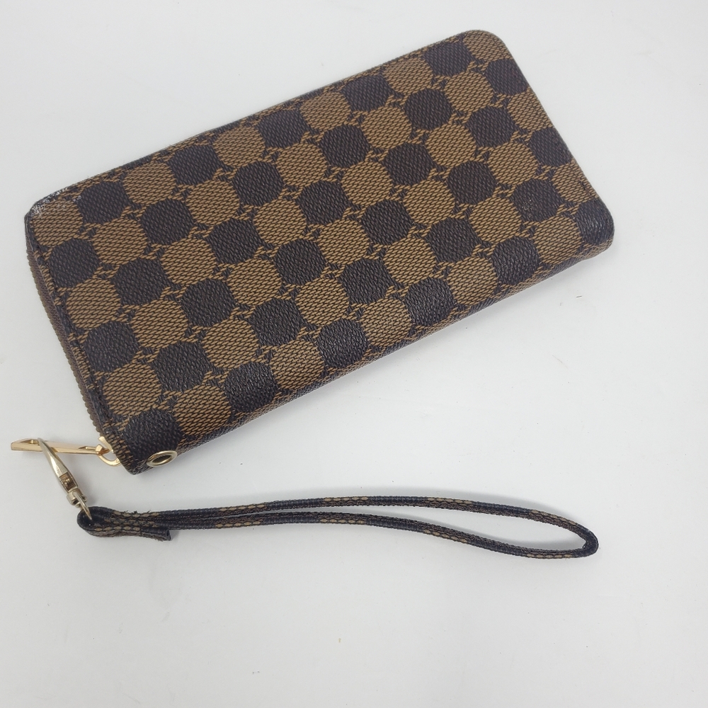 Brown & Black patterned faux leather full zipper wallet 7.5"x4"